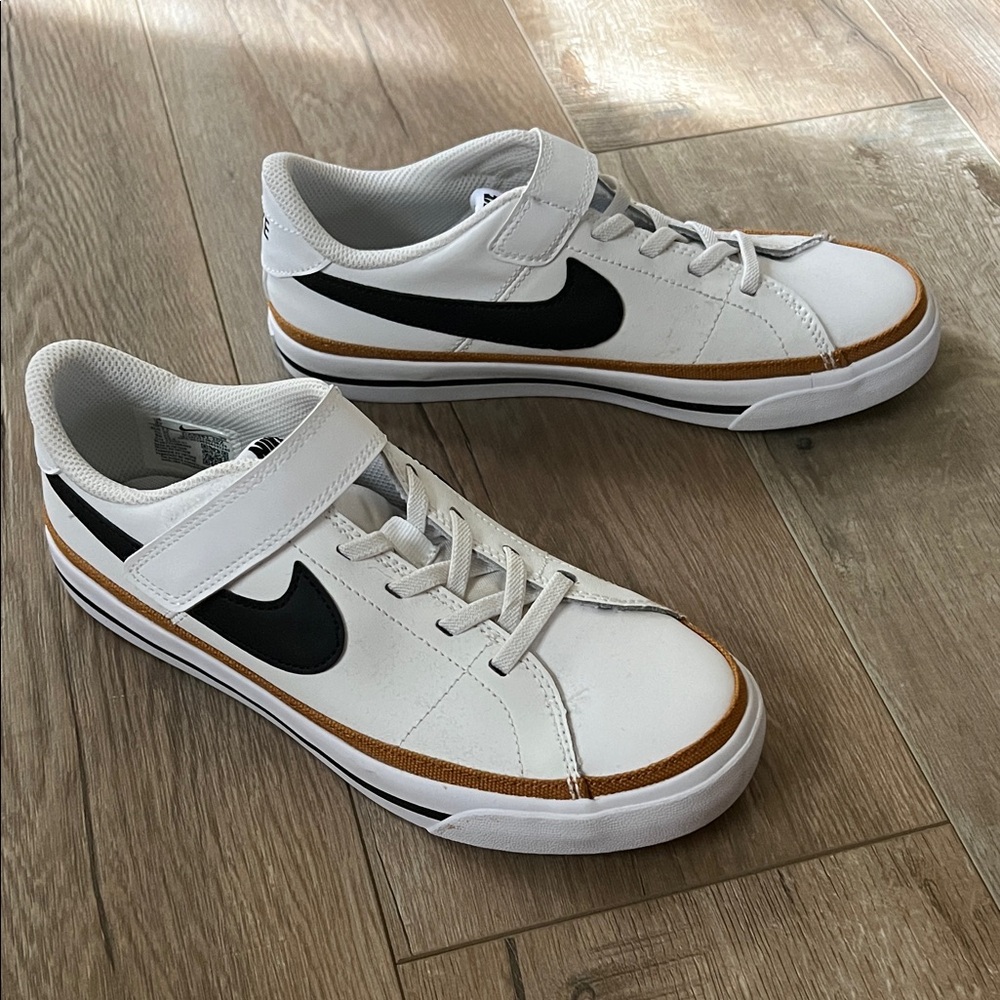 Nike Youth White and Black Sneakers with Brown Trim